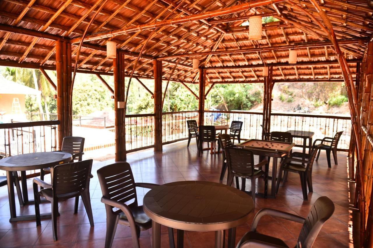 Chembra Adobe Apartment Kalpetta Bagian luar foto